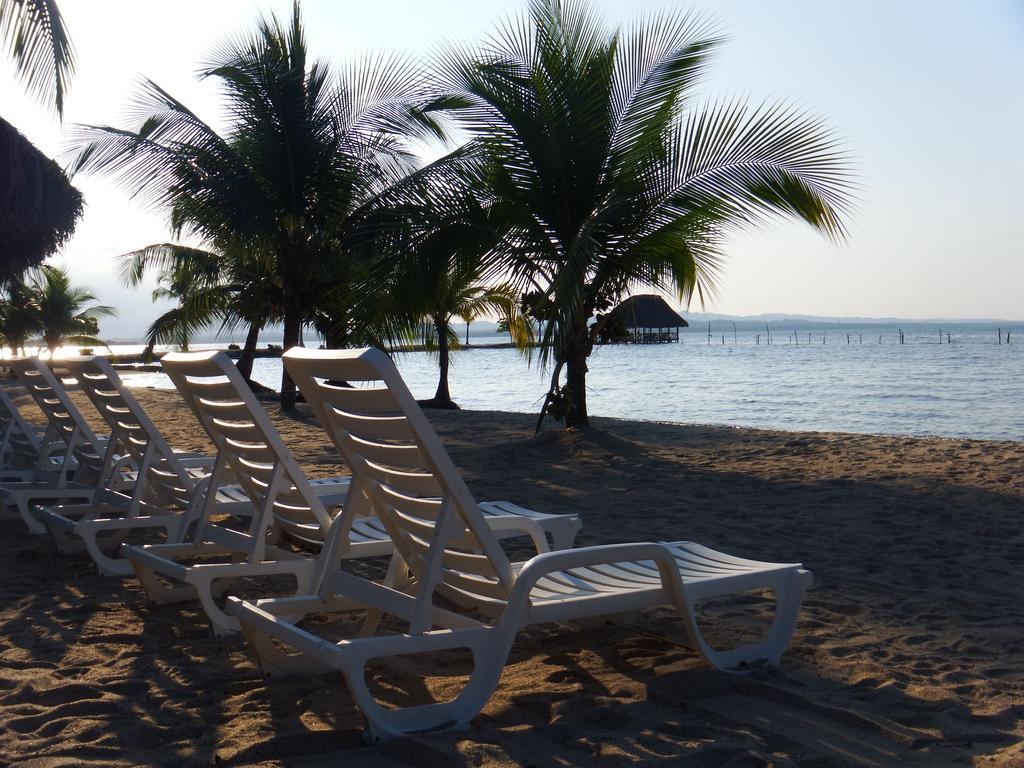 Amatique Bay Hotel Пуерто Бариос Екстериор снимка