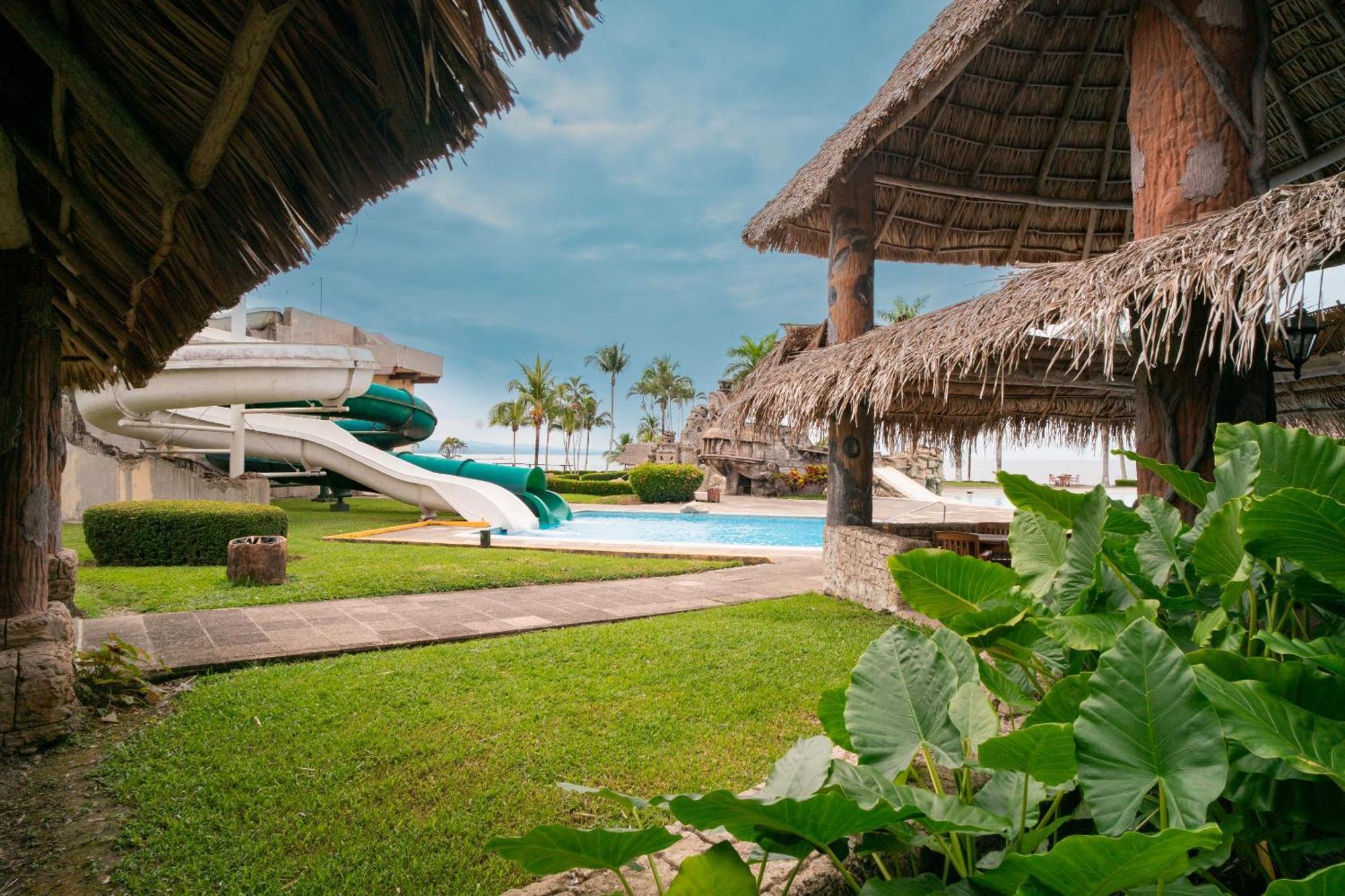 Amatique Bay Hotel Пуерто Бариос Екстериор снимка