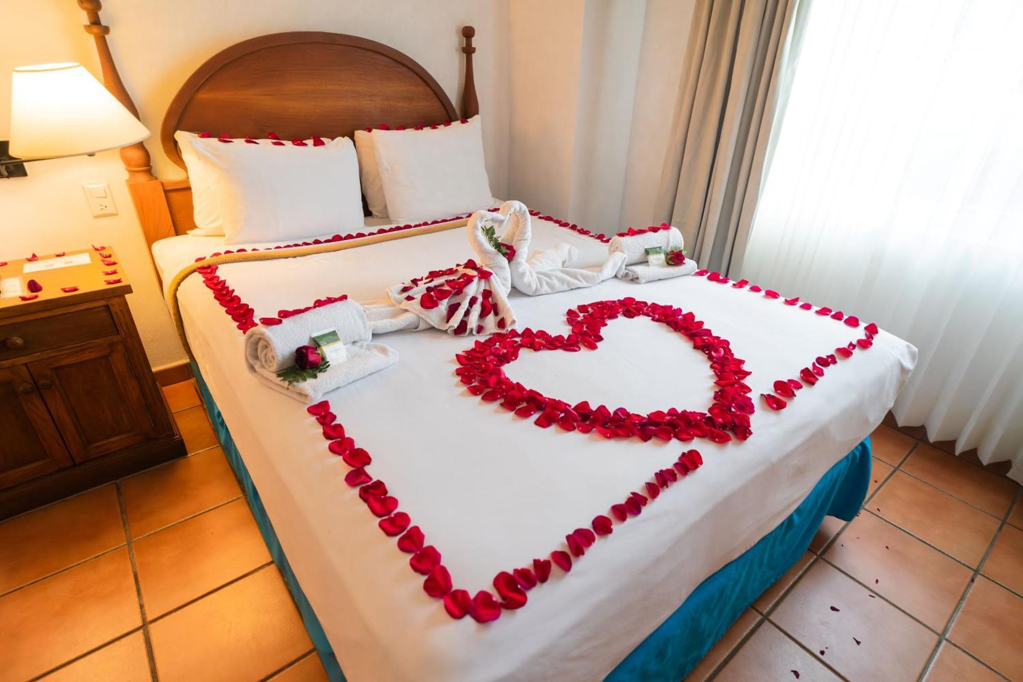 Amatique Bay Hotel Пуерто Бариос Екстериор снимка